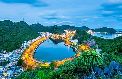 Kỷ niệm 60 năm ngày Bác Hồ về thăm Làng cá Cát Bà Kỷ niệm 60 năm ngày Bác Hồ về thăm Làng cá Cát Bà