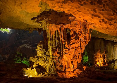Vẻ đẹp kỳ vĩ của hang Sửng Sốt - hang động lớn nhất Vịnh Hạ Long Vẻ đẹp kỳ vĩ của hang Sửng Sốt - hang động lớn nhất Vịnh Hạ Long