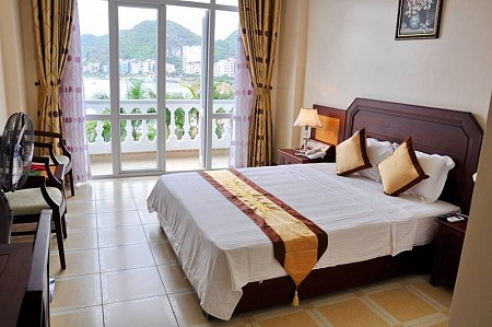 Khách Sạn Bến Cảng - HARBOUR INN