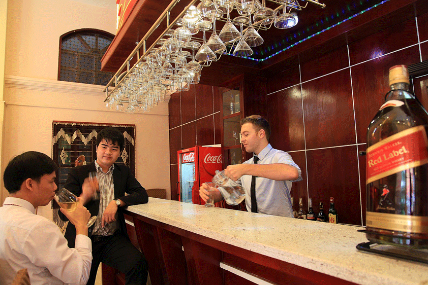 Khách Sạn Các Hoàng Tử Cát Bà