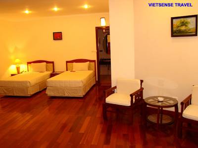 Khách Sạn Holiday View Cát Bà