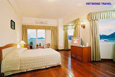 Khách Sạn Holiday View Cát Bà