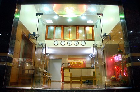 Khách sạn Lan Hạ