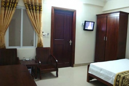 Khách sạn Mặt trời và Biển