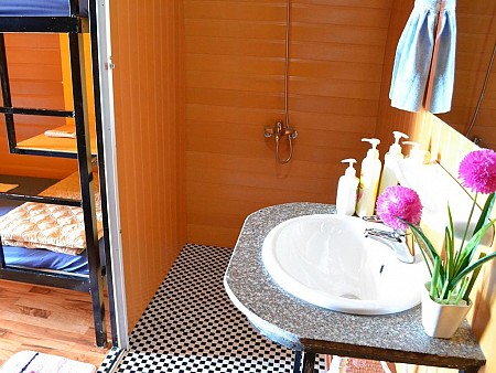 Le Pont Bungalow Hostel