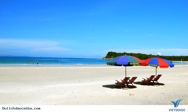 Tắm biển “cao cấp” ở bãi Cát Dứa, đảo Khỉ