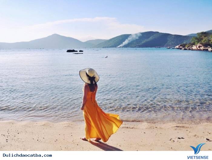 Đi bộ trên đồi cát