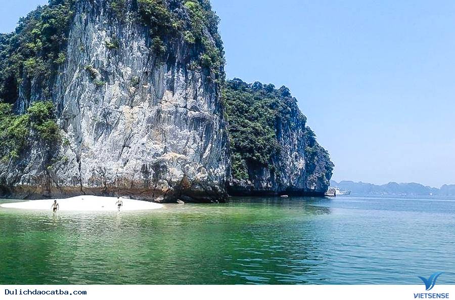 Điểm gì thu hút ở bãi biển Vạn Bội ?