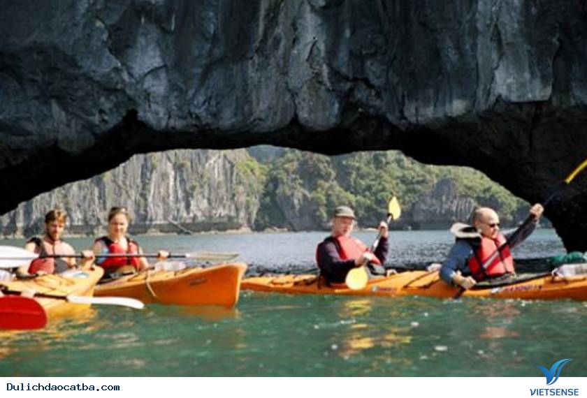 Hoạt động giải trí ở hòn Trống Mái