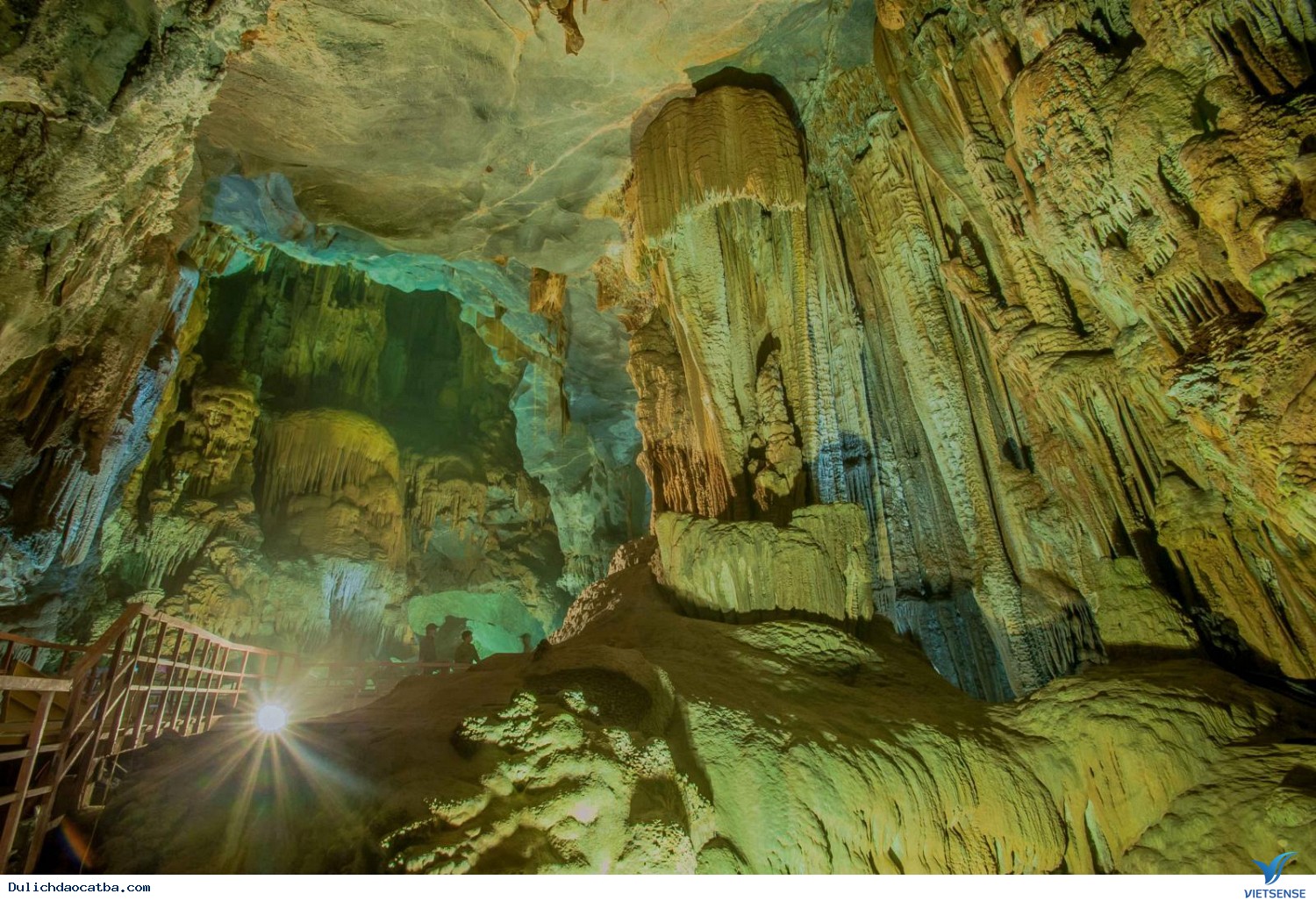 Khám phá vẻ đẹp hoang sơ của hang Thiên Cảnh Sơn