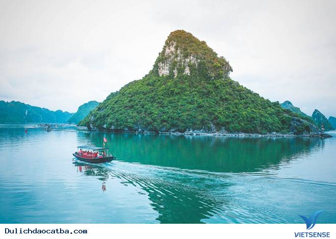 Ra Cát Bà theo hướng bến phà Tuần Châu. - Ảnh 2