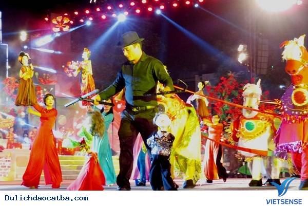 Tiếp thu tinh hoa đặc sắc - Ảnh 1 Tiếp thu tinh hoa đặc sắc - Ảnh 1