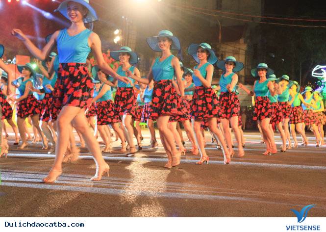 Lễ Hội Truyền Thống Làng Cá Cát Bà - Ảnh 1 Lễ Hội Truyền Thống Làng Cá Cát Bà - Ảnh 1