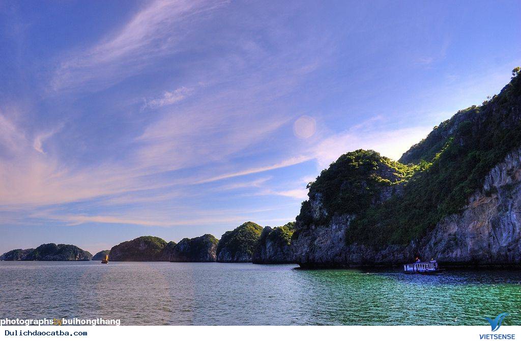 Vẻ Đẹp Hoang Sơ Của Vịnh Lan Hạ Trên Biển Cát Bà - Ảnh 2